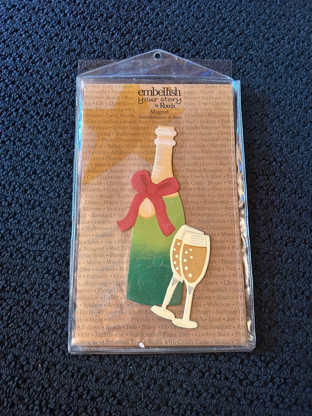 Embellish Your Story Green Champagne 🍾Bottle & Toasting Glasses 🥂 Magnet 🧲